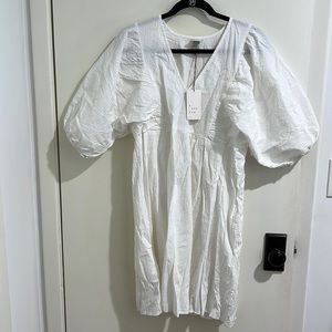 NWT size L white poofy sleeve dress